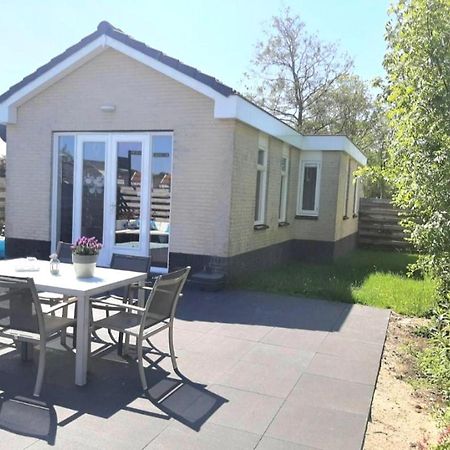Huisje Britt Met Grote Tuin En Veel Privacy Dirkshorn Kültér fotó
