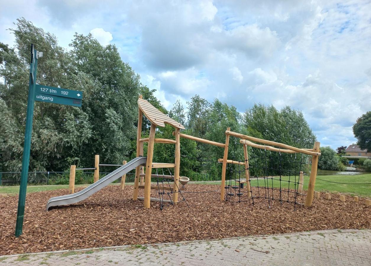 Huisje Britt Met Grote Tuin En Veel Privacy Dirkshorn Kültér fotó