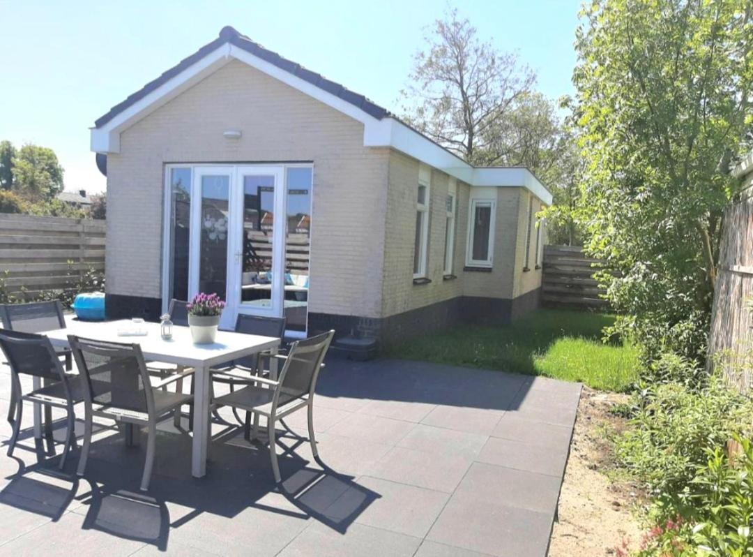 Huisje Britt Met Grote Tuin En Veel Privacy Dirkshorn Kültér fotó